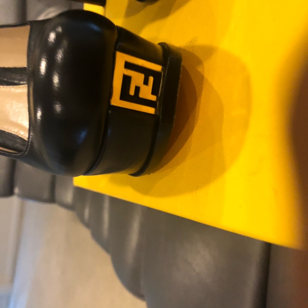 Fendi Décolleté Napa Nero pumps size 7 worn once. - Picture 8 of 8